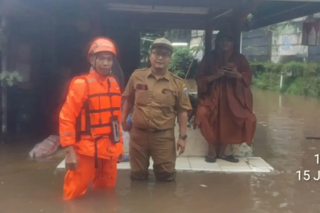 Banjir Hampir 1 Meter Rendam Kawasan Cilandak