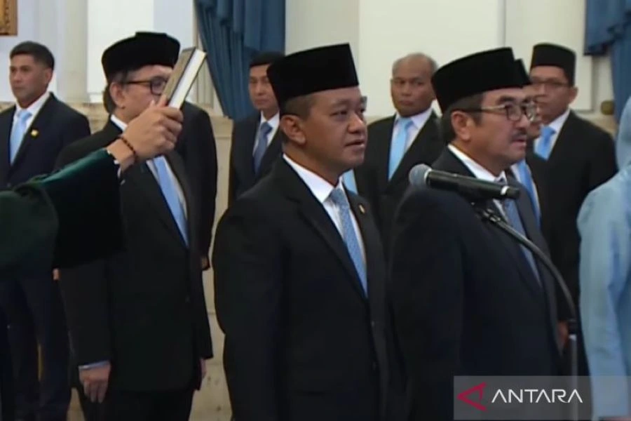 Prabowo Lantik Anggota DEN, Bahlil Jadi Ketua Harian