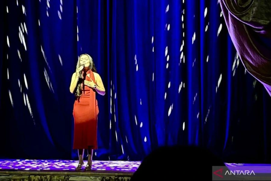 Dee Lestari Buka Musikal Perahu Kertas: Pendahulu Saya adalah Maudy Ayunda