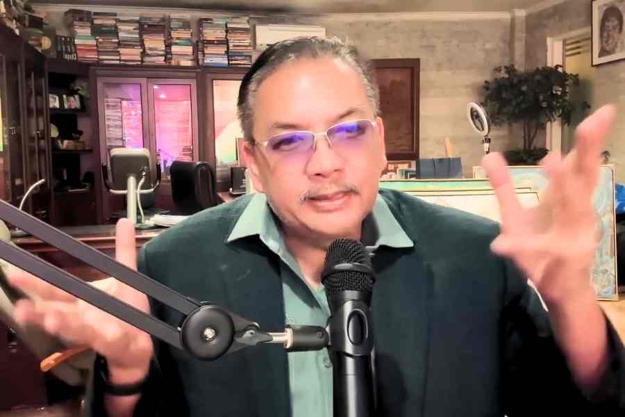 OPINI: Ketika Senjata Tarif Presiden Trump Dianggap Ilegal oleh Mahkamah Agungnya Denny JA, Pendiri Lingkaran Survei Indonesia LSI Denny JA. (Foto: Tangkapan Layar Youtube Orasi Denny JA)
