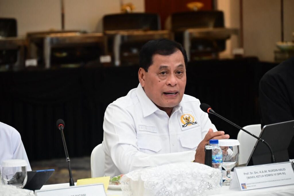DPR Desak Koperasi Merah Putih Jadi Agen Resmi Pertamina Wakil Ketua Komisi VI DPR RI, Nurdin Halid apresiasi BNI dalam Rapat Dengar Pendapat (RDP) Komisi VI DPR RI di Gedung DPR RI, Jakarta, Senin (26/1/2026).