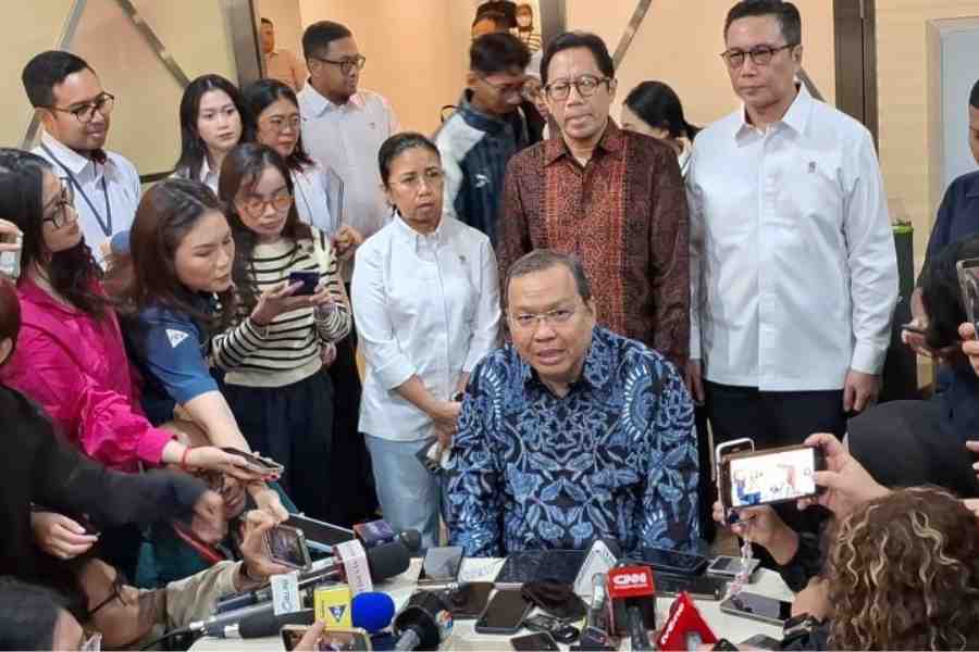 Dirut BEI Mundur, OJK: Bursa Tidak Terganggu Direktur Utama PT Bursa Efek Indonesia (BEI) Iman Rachman mengumumkan pengunduran diri di Media Center BEI, Jakarta, Jumat (30/01/2026). (Antara/ Muhammad Heriyanto)