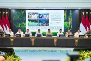 Menteri Sekretaris Negara Prasetyo Hadi saat mengumumkan pencabutan 28 perusahaan penyebab kerusakan lingkungan di Sumatra dalam konferensi pers di Kantor Presiden, Jakarta, Selasa, 20 Januari 2026. (Foto:Tutur/BPMI)