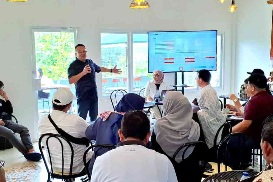 Rhenald Kasali: Bisnis 2026 Digerakkan AI, Emosi Publik, dan Generasi yang Menolak Kantor Guru Besar Ilmu Manajeman UI dan Pendiri Rumah Perubahan Rhenald Kasali dalam Breakfast Talk, Sabtu 17 Januari 2026. (Foto: Tutur/Adi P)