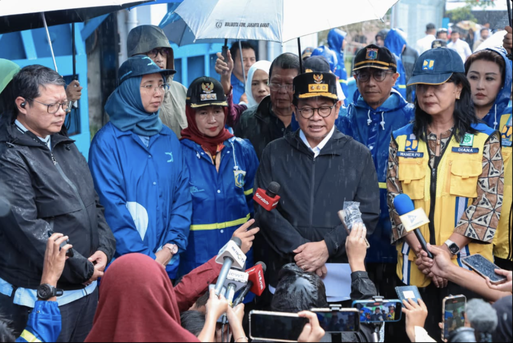 Pantau Cengkareng Drain, Pramono Optimis Banjir Jakarta Barat Segera Surut