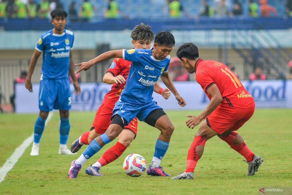 Derbi Indonesia Persib vs Persija Menutup Putaran Pertama BRI Super League