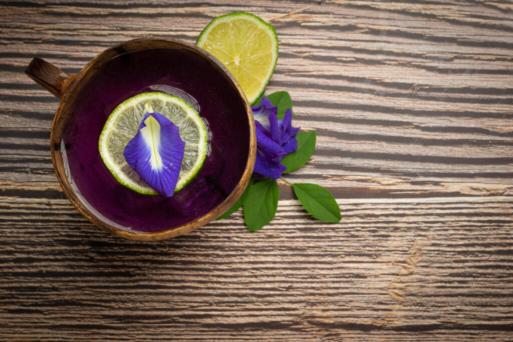 Musim Hujan, Tangkis Batuk Pilek dengan Ramuan Herbal Ini Ramuan herbal telang (Foto: Ilustrasi Freepik)