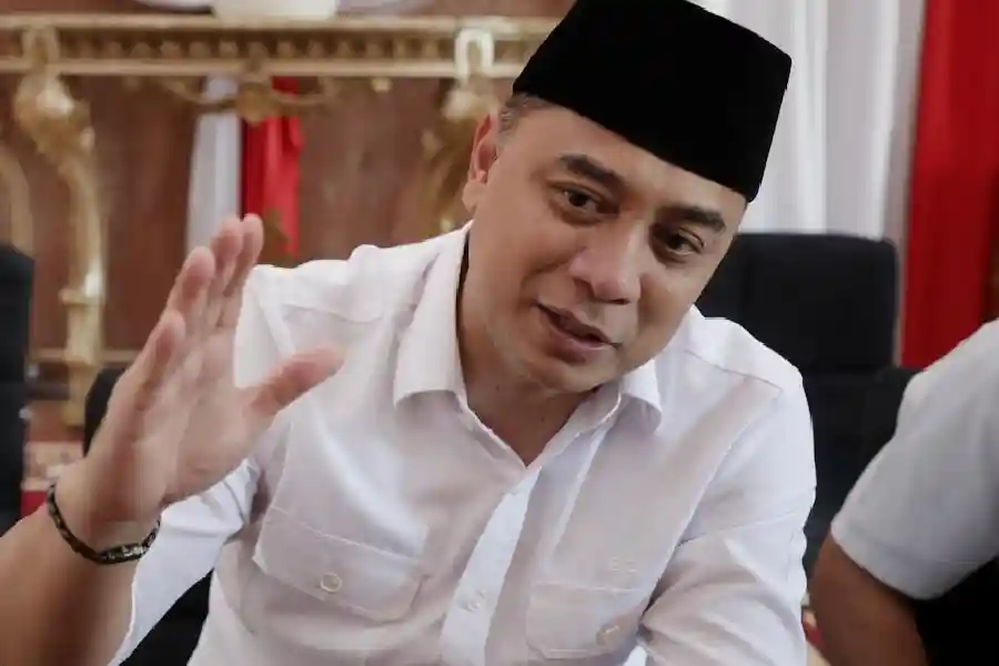 Bagian dari RPJMD Surabaya, Wali Kota Surabaya: RPH Pegirian Tetap Dipindah! Wali Kota Surabaya Eri Cahyadi menegaskan pemindahan RPH Pegirian ke RPH Osowilangun tetap berjalan karena bagian dari RPJMD Kota Surabaya.