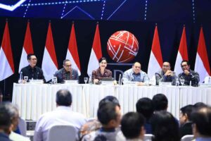 Pejabat Sementara Ketua Dewan Komisioner OJK, Friderica Widyasari Dewi, dalam Dialog Pasar Modal yang digelar di Main Hall Bursa Efek Indonesia, Jakarta, Minggu (1/2/2026). (Foto:Tutur/Humas OJK)