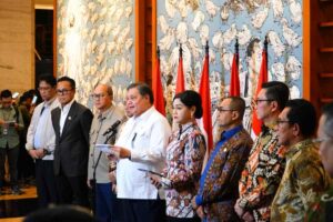 Menko Perekonomian Airlangga Hartarto menggelar pernyataan pers soal langkah pemerintah mengatasi "gonjang-ganjing" di Bursa Efek Indonesia setelah dua kali trading halt akhir Januari 2026 dan berujung mundurnya sejumlah pejabat BEI dan OJK. (Foto:Tutur/ Humas Kemenko Perekonomian)