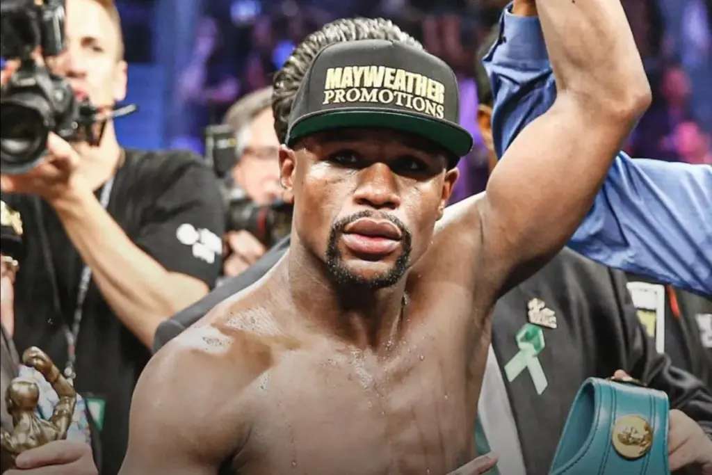 Setelah Sembilan Tahun Pensiun, Floyd Mayweather Umumkan Comeback