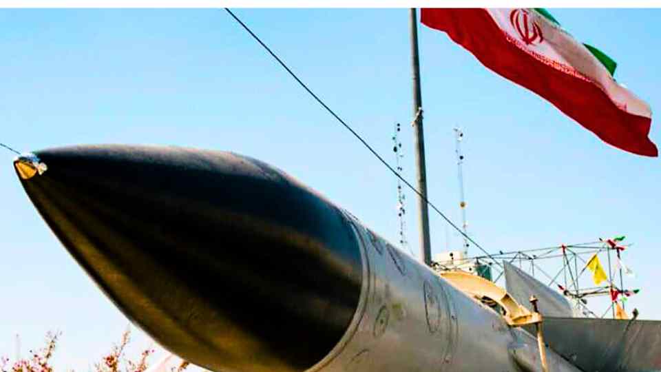 Rudal dan Drone Iran Serang Markas Armada Kelima AS di Bahrain