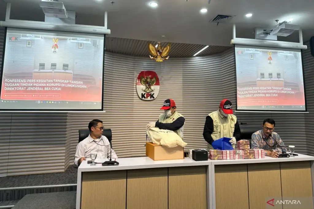 KPK Geledah Bank dan Sita Aset Rp2 M Terkait Kasus Bea Cukai