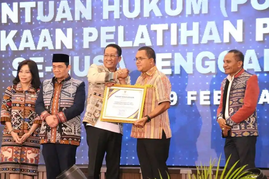 Hadiri Peresmian 3.442 Posbankum di NTT, Gubernur Melki: Ini Lompatan Besar Akses Keadilan