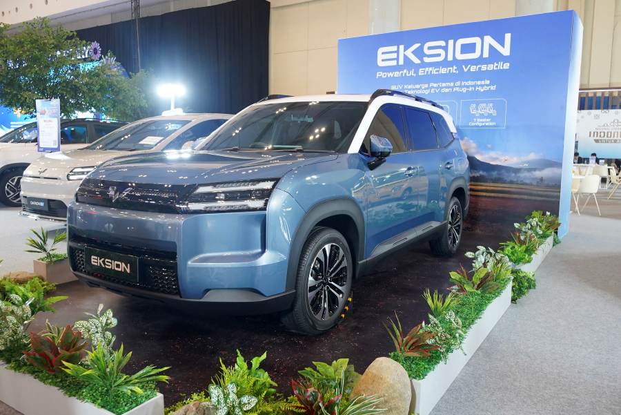 Wuling Pamerkan Mobil SUV Eksion dan Tebar Promo