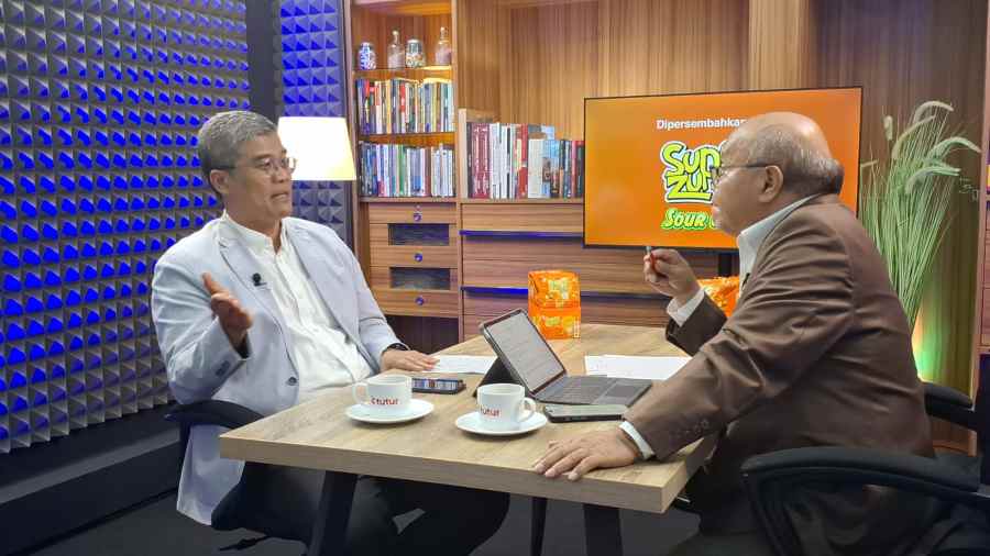 Pesan untuk Prabowo, Ekonom: Jangan Sampai Beli Tiket ke China Mendarat ke Venezuela