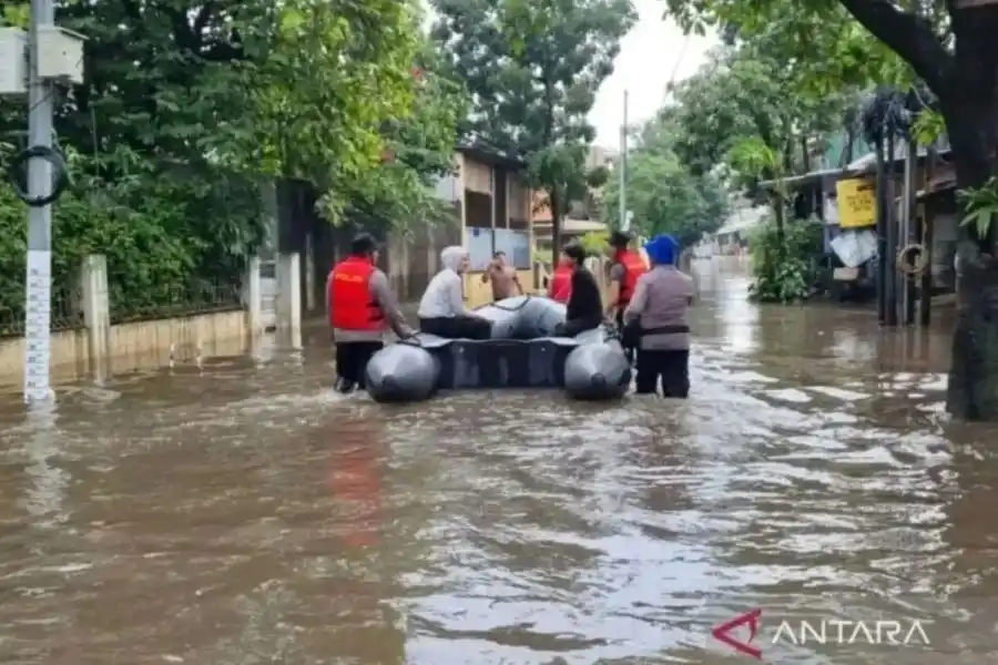 61 RT dan 6 Ruas Jalan di Jakarta Tergenang Banjir, BPBD Kerahkan Personel