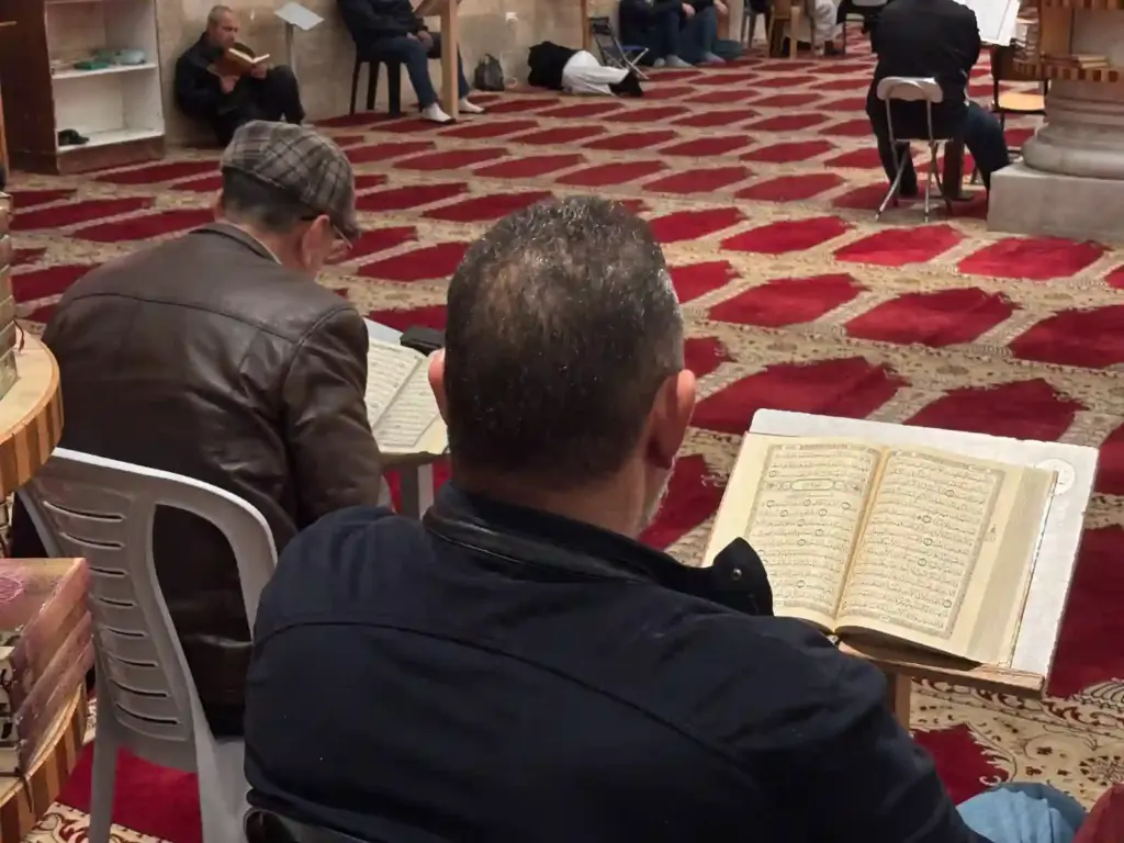 Jelang Ramadan, Dompet Dhuafa Hadirkan 300 Mushaf Wakaf di Masjid Al Aqsa