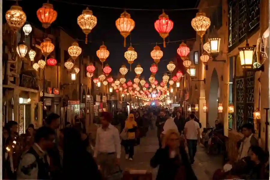 Unik, 6 Tradisi Awal Puasa dari Berbagai Negara Ilustrasi perayaan sambut Ramadan (Foto:Tutur/ AI)