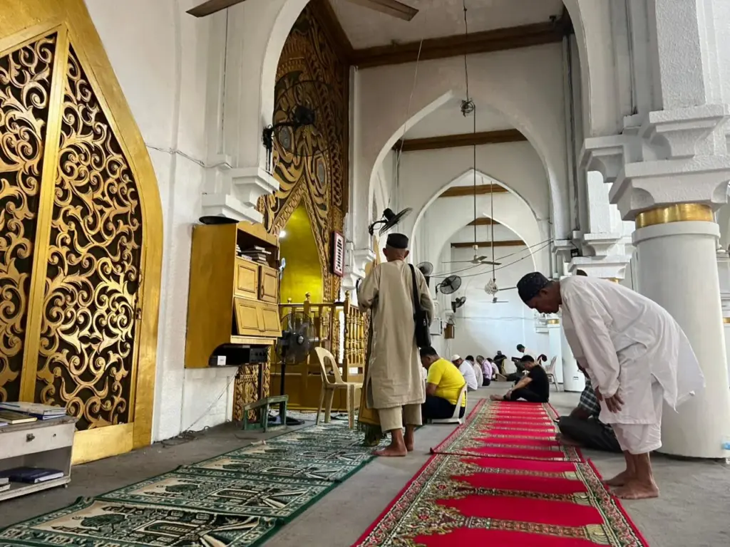Golden Mosque, Penanda Jejak Islam di Jantung Manila Golden Mosque alias Masjid Kubah Emas di Manila Filipina (Foto: Tutur/ Dompet Dhuafa)