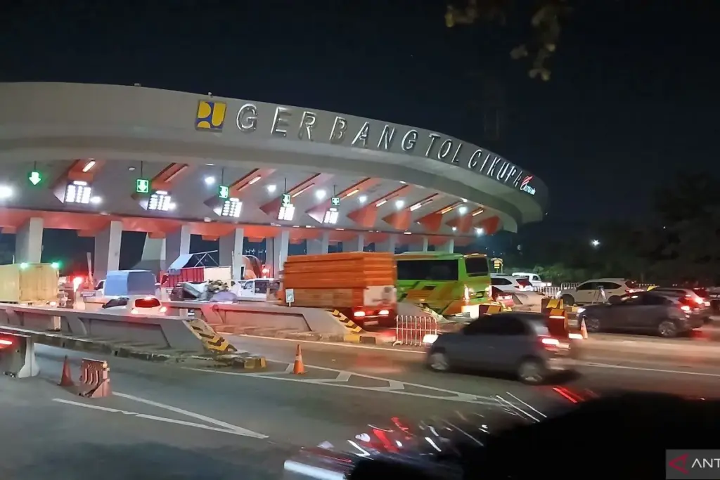 Sebanyak 1,3 Juta Kendaraan Melintas di Tol Tangerang-Merak