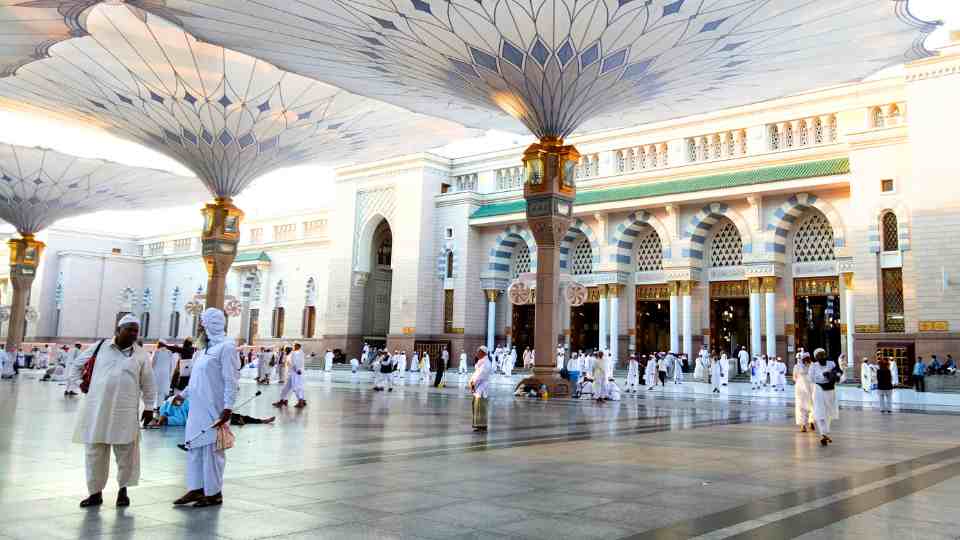 Calon Jemaah Umrah Diimbau Tunda Keberangkatan ke Tanah Suci