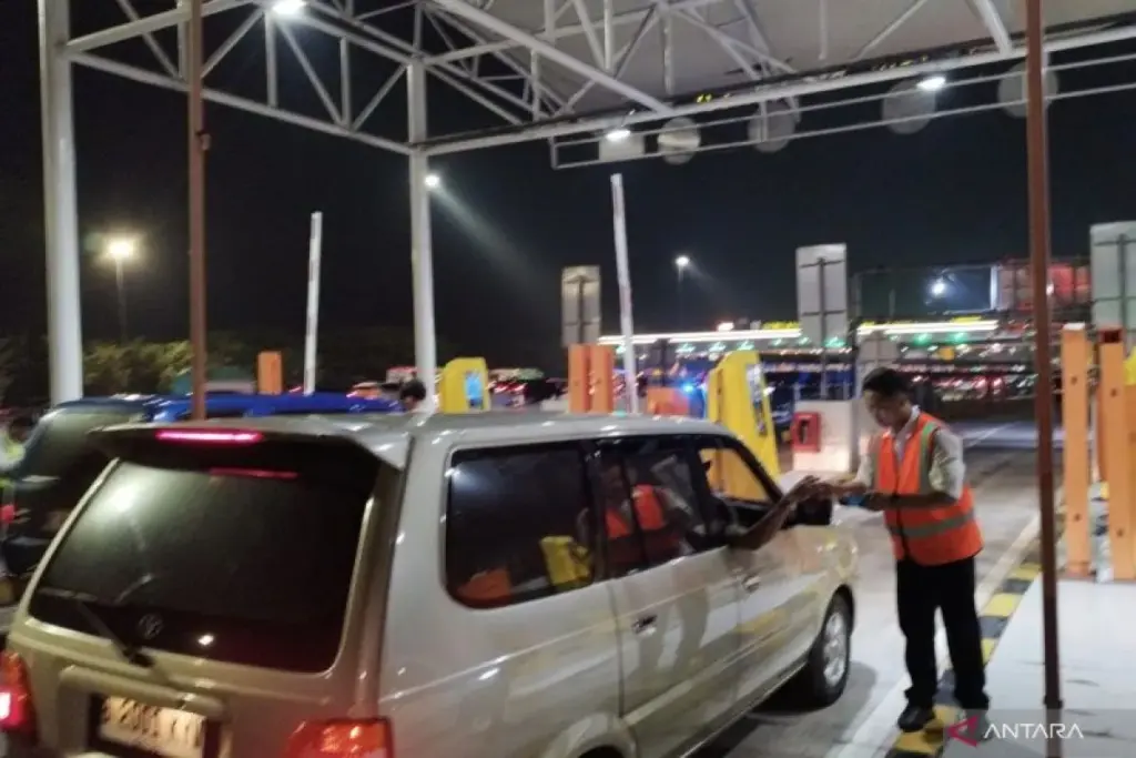 96.140 Kendaraan Pemudik Masuk GT Cikampek Utama Menuju Cipali