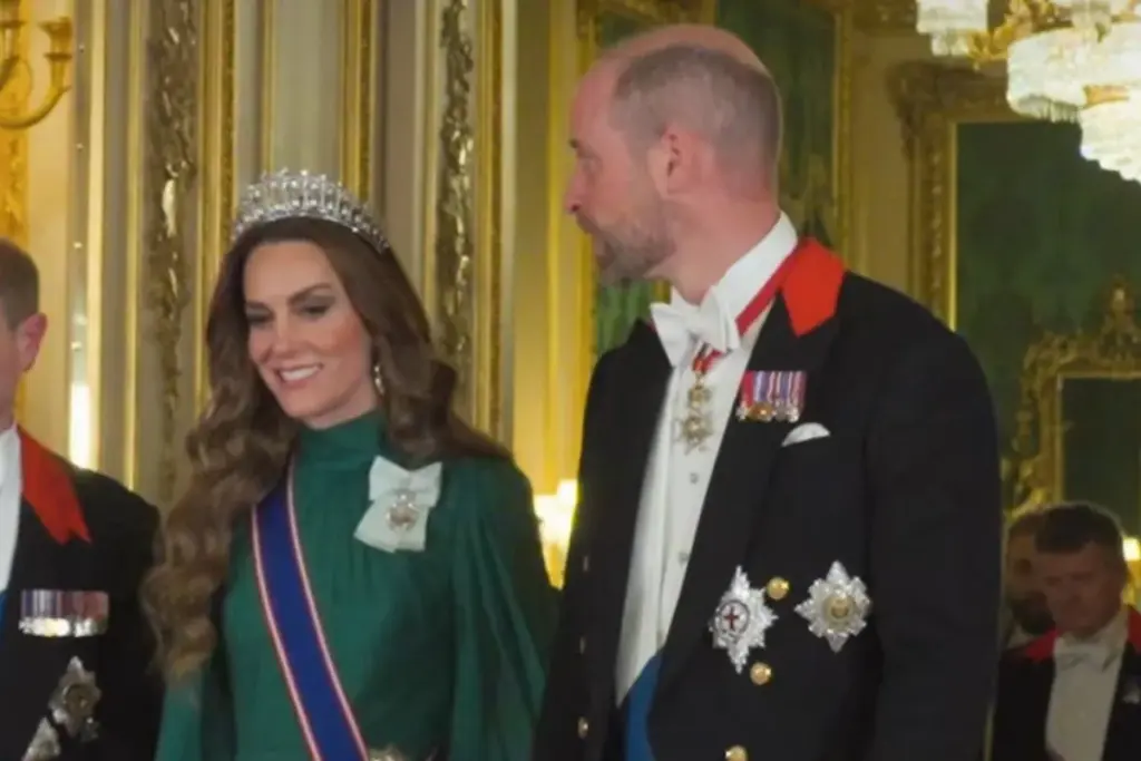 Kate Middleton Tampil Anggun Kenakan Tiara Ikonik di Jamuan Kenegaraan Inggris
