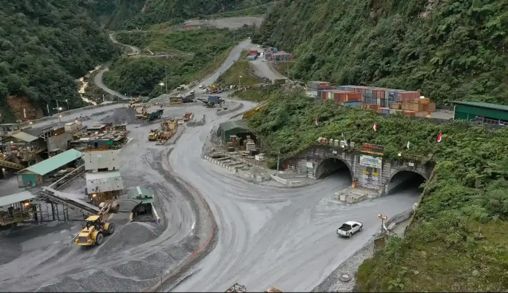 Karyawan Freeport Tewas Ditembak OTK di Area Tambang Grasberg