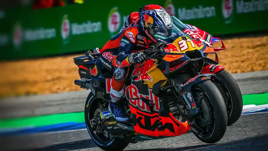 Drama 13 Lap di Sprint MotoGP Thailand 2026: Acosta Menang Usai Marquez Kena Penalti