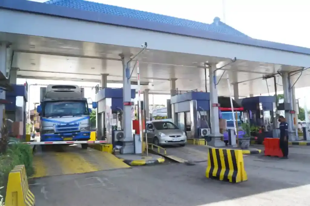 ASDP Tuntaskan Antrean Gilimanuk, Kendaraan Kini Terkendali di Buffer Zone PT ASDP Indonesia Ferry (Persero) memastikan antrean kendaraan menuju Pelabuhan Gilimanuk telah berhasil terurai. (Foto: Tutur/ASDP)