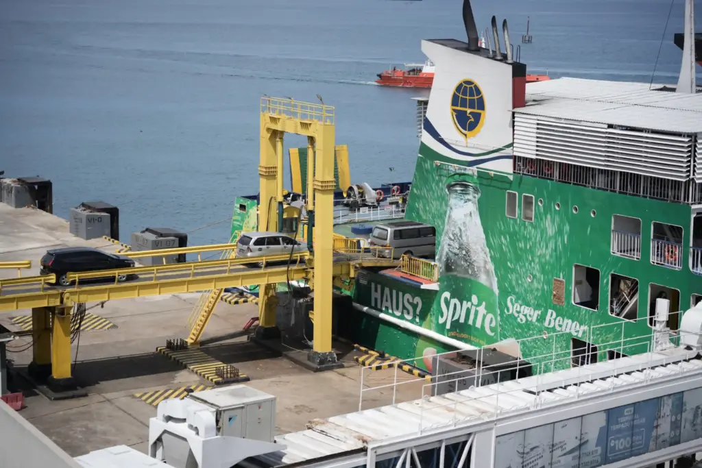 Gilimanuk Terkendali, Antrean Nol Kilometer Jelang Penutupan Nyepi PT ASDP Indonesia Ferry (Persero) memastikan arus kendaraan di Pelabuhan Gilimanuk telah kembali stabil dan terkendali. (Foto: Tutur/ASDP)