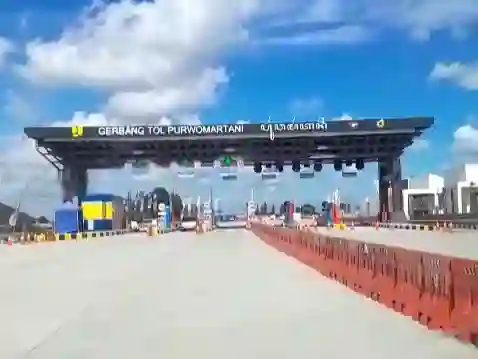 GT Purwomartani Jogja Dibuka Fungsional Selama Mudik Lebaran 2026, Catat Jadwal dan Aturannya Gerbang Tol (GT) Purwomartani pada ruas Tol Jogja–Solo resmi dibuka secara fungsional untuk mendukung kelancaran arus mudik dan balik Lebaran 2026. (Foto: Tutur/ GPP)