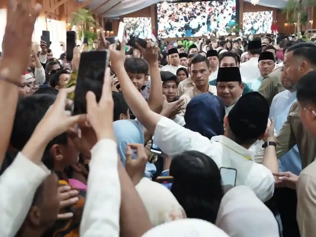 Pertama Kali Masuk Istana Saat Lebaran, Warga Terharu: “Oh Begini Rasanya” Open house Idulfitri 1447 Hijriah di Istana Negara, Jakarta. (Foto: Tutur/ Bakom RI)