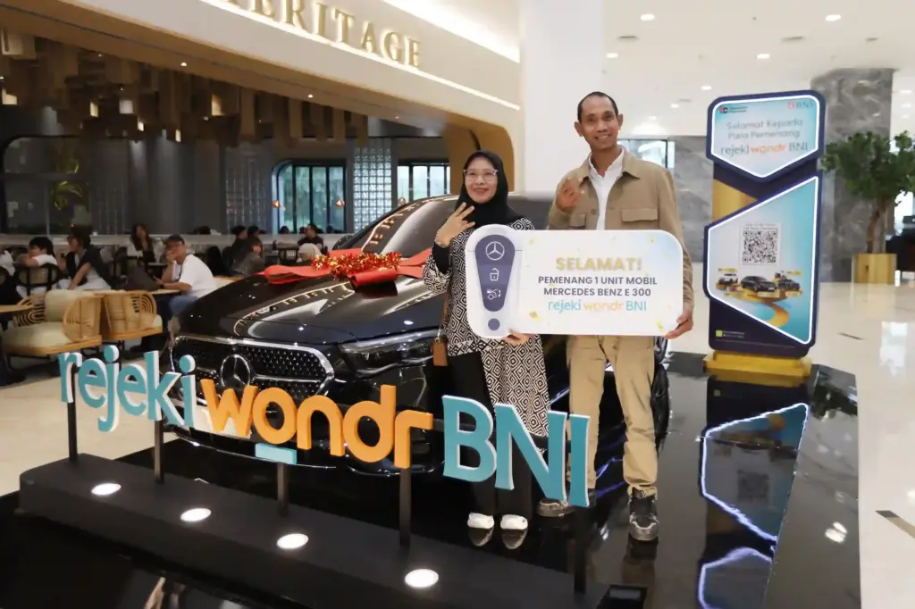 Rejeki wondr Tahap II Dibagikan, Nasabah BNI Raih Mercedes-Benz Rejeki wondr Tahap II dibagikan, nasabah BNI raih Mercedes-Benz dan gadget (Foto: Tutur/ BNI)