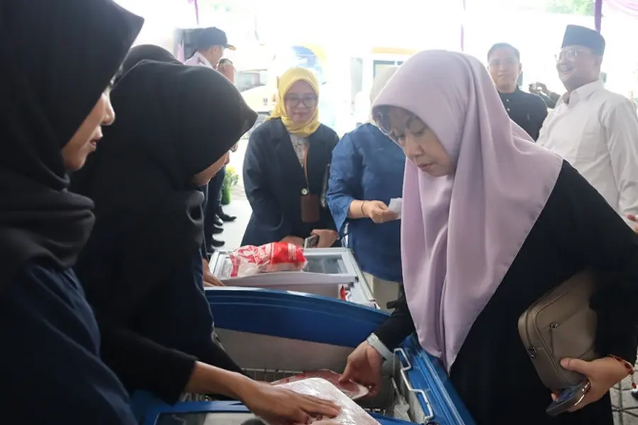 RPH Surya Mart Raup Omzet Rp18 Juta di Garage Day 2026 Surabaya, Siap Kembali di Pasar Murah Ramadan RPH Surya Mart catat omzet Rp18 juta di Garage Day 2026 Surabaya. Produk daging ASUH laris, siap hadir di Pasar Murah Ramadan.