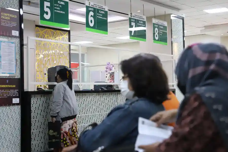 Libur Lebaran 2026, Pemkot Surabaya Pastikan Layanan Publik Tetap Berjalan dengan Sistem Piket Pemkot Surabaya memastikan layanan kesehatan dan kedaruratan tetap berjalan selama libur Lebaran 2026 melalui sistem piket di seluruh perangkat daerah.