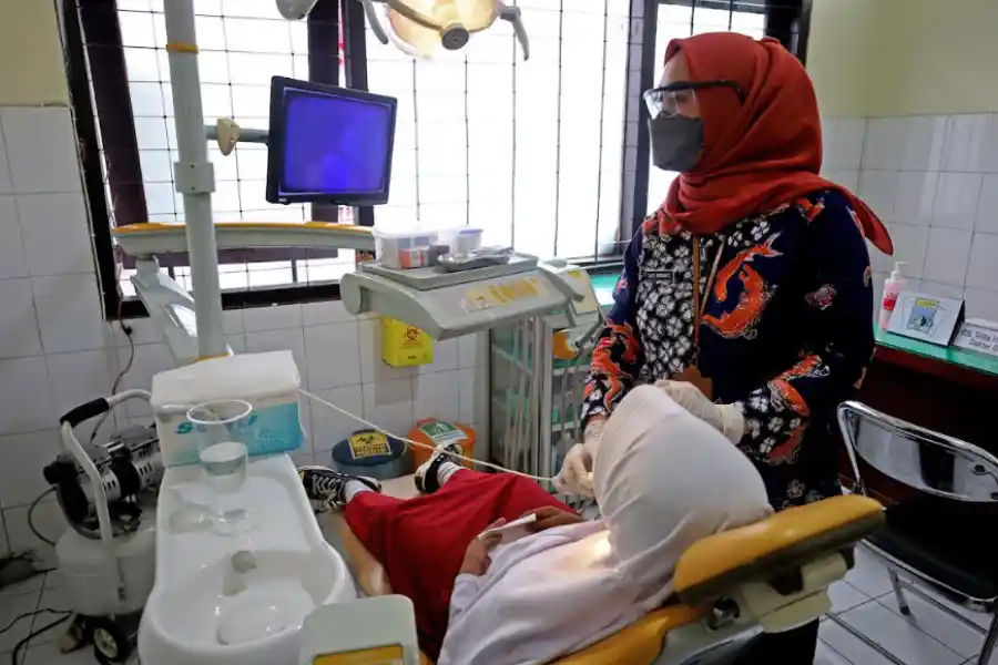 Upaya Pemkot Surabaya Tekan Diabetes dan Hipertensi pada Anak: Batasi Konsumsi Gula, Garam, dan Lemak Pemkot Surabaya menerbitkan SE pembatasan gula, garam, dan lemak untuk menekan diabetes, hipertensi, dan obesitas pada anak hingga orang dewasa.