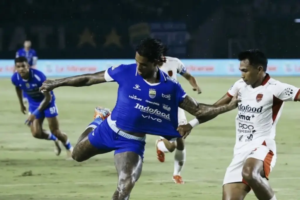 Persib Kian Kokoh di Puncak Usai Tumbangkan Bali United 3-2