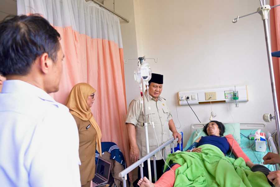 Tabrakan Kereta Bekasi, Prabowo Jenguk Korban dan Ucapkan Belasungkawa Mendalam
