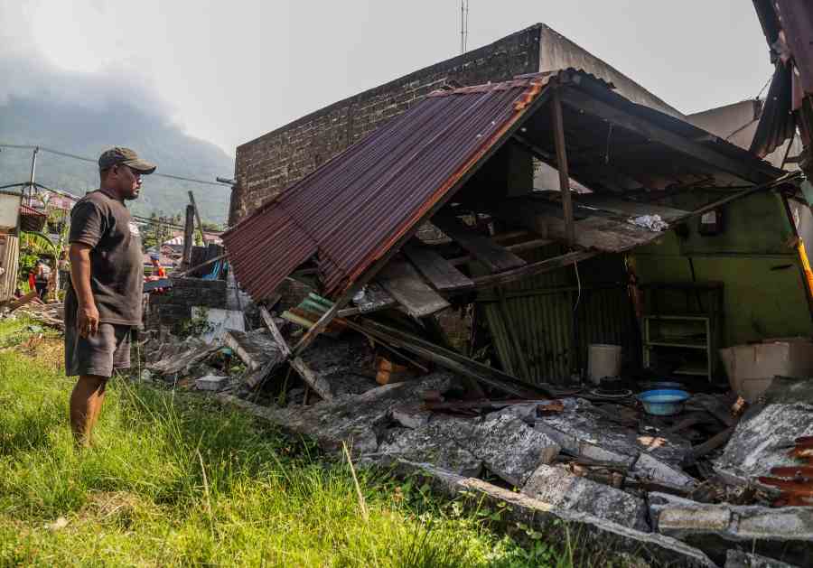 Respons Cepat TNI Tangani Dampak Gempa M 7,6 di Sulawesi Utara