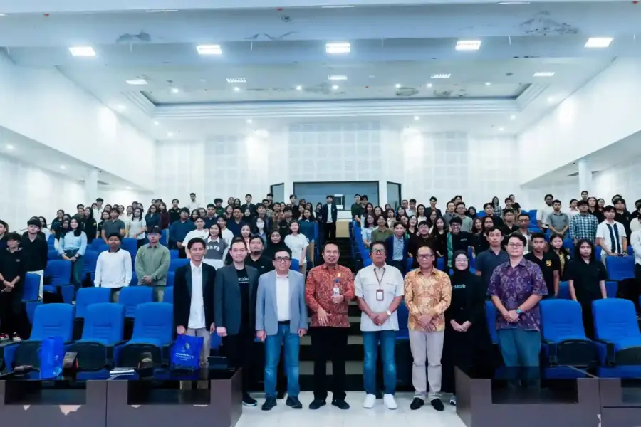 PT Telkom Indonesia (Persero) Tbk (Telkom) memperkuat pengembangan ekosistem kecerdasan buatan (Artificial Intelligence/AI) nasional melalui kolaborasi bersama Katadata Indonesia dalam program Data Unboxed @Campus bertema “Strengthening Indonesia’s AI Ecosystem: From Campus Innovation to National Impact” yang digelar di Universitas Udayana, Bali. (Foto: Tutur/ Telkom)