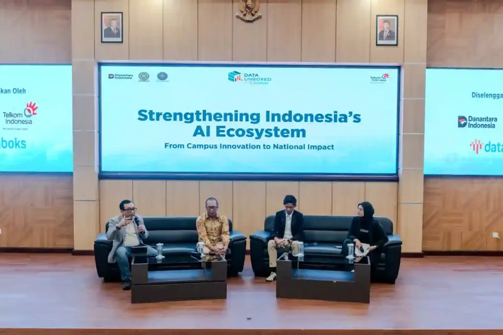 Kolaborasi Telkom dan Media Dorong Ekosistem AI di Kampus, Universitas Udayana Jadi Pusat Pembelajaran PT Telkom Indonesia (Persero) Tbk (Telkom) memperkuat pengembangan ekosistem kecerdasan buatan (Artificial Intelligence/AI) nasional melalui kolaborasi bersama Katadata Indonesia dalam program Data Unboxed @Campus bertema “Strengthening Indonesia’s AI Ecosystem: From Campus Innovation to National Impact” yang digelar di Universitas Udayana, Bali. (Foto: Tutur/ Telkom)