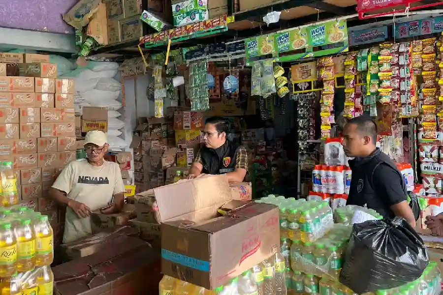 Satgas Pangan Magetan Pastikan Harga Bapokting Stabil PascaleBaran, Pengawasan Diperketat Satgas Pangan Polres Magetan memastikan harga bahan pokok stabil pasca Lebaran dan memperketat pengawasan cegah spekulan.
