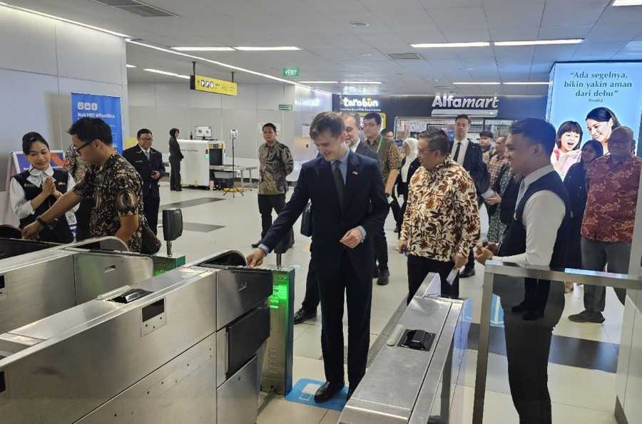 Kunjungan Menteri Inggris Perkuat Kerja Sama Aviasi, Maritim dan Dekarbonisasi