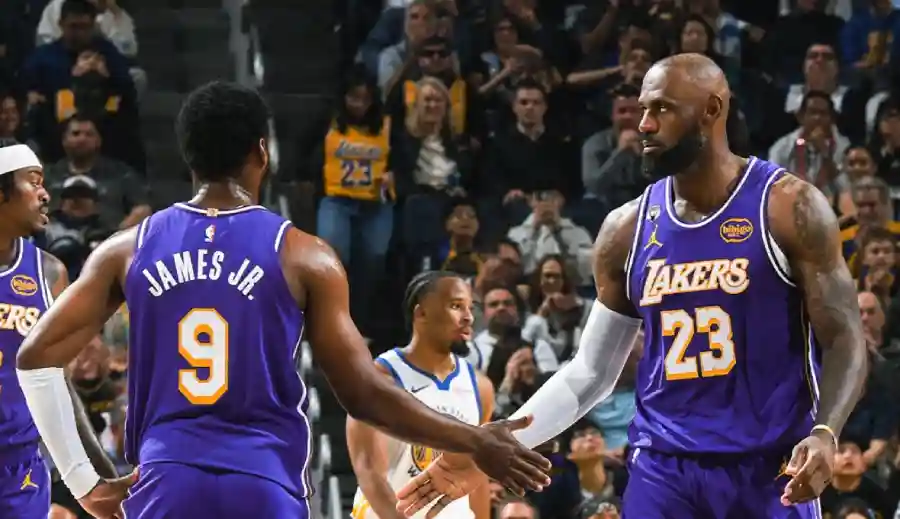 Lakers Bungkam Warriors, LeBron James Tampil Dominan