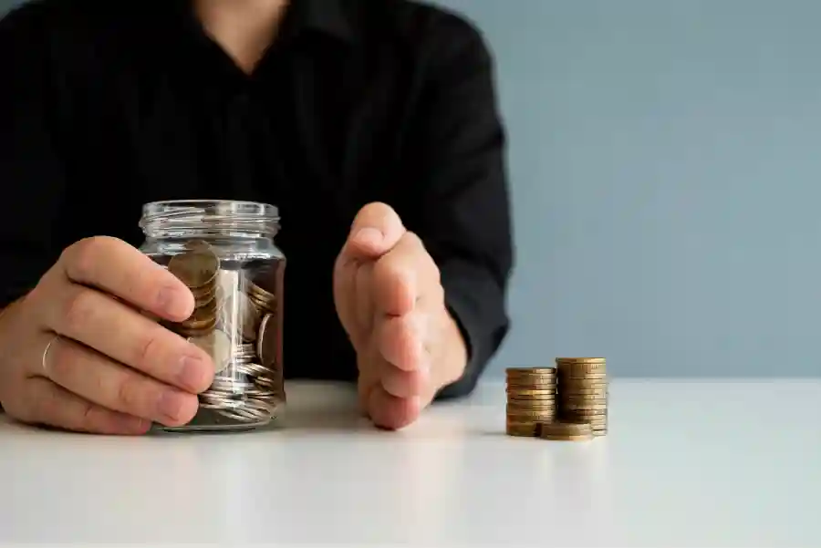 Waspada! Ini 12 Risiko Finansial yang Mengintai Jika Malas Menabung