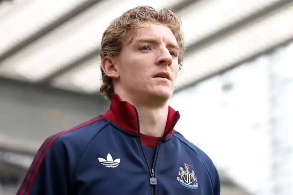 Here We Go: Barcelona Selangkah Lagi Dapatkan Anthony Gordon