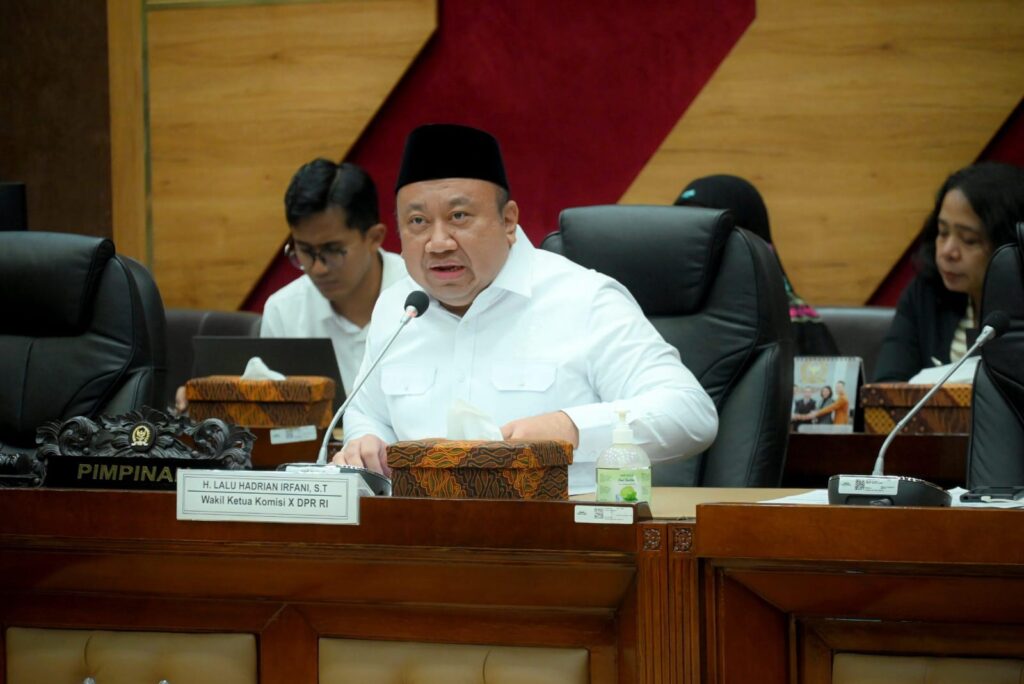 Wakil Ketua Komisi X DPR RI Minta Prabowo Hapus Cluster Guru