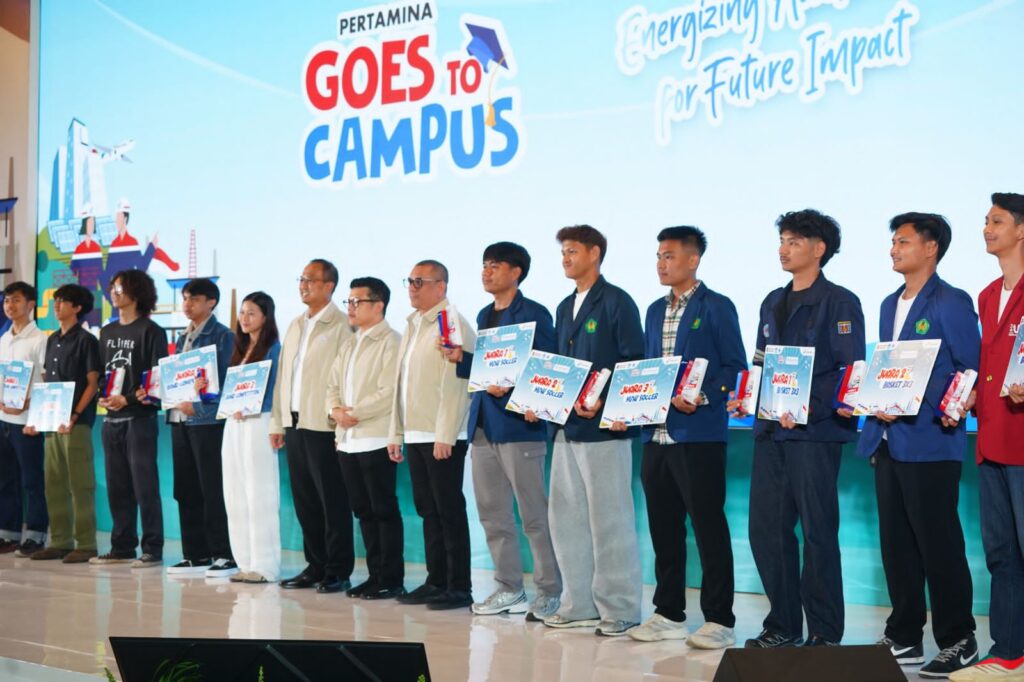Inovasi Baru PGTC 2026: Energy AdSport Challenge Jadi Wadah Mahasiswa Berprestasi Jalur Non-Akademis Pertamina Goes to Campus (PGTC) 2026 menghadirkan inovasi baru melalui Energy AdSport Challenge, kompetisi yang mempertandingan semangat kreativitas, dan kolaborasi, sekaligus memberikan wadah pengembangan soft skill di luar jalur akademis. Energy AdSport Challenge mempertandingkan olahraga mini soccer, basket 3x3 dan kompetisi band yang diselenggarakan 19-21 Mei 2026. (Foto: Tutur/Pertamina)